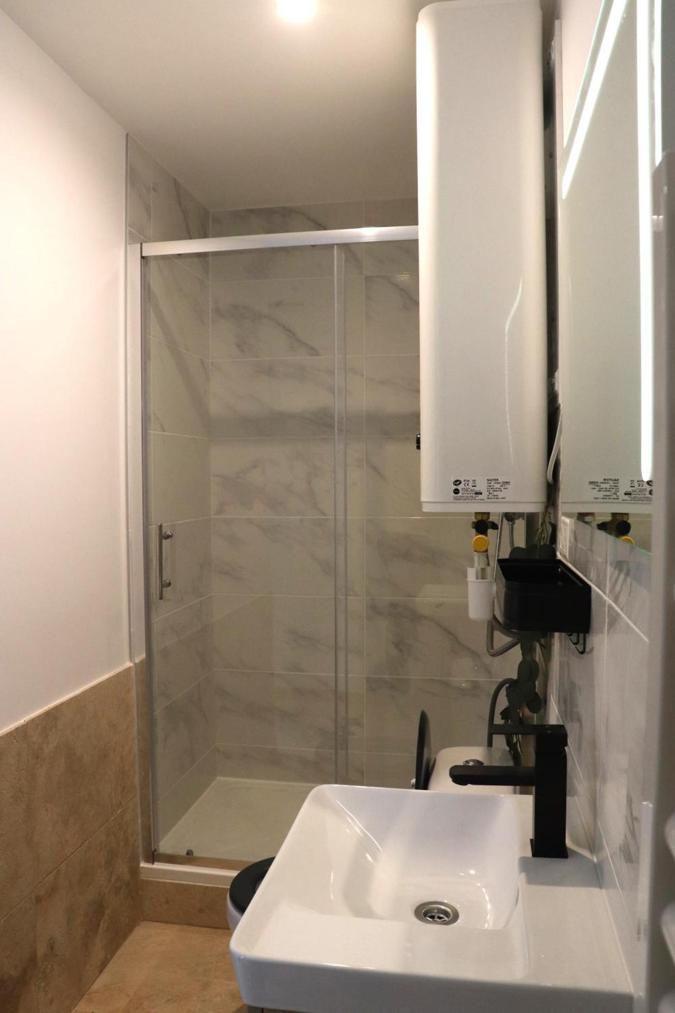Superbes Appartements Modernes Et Neufs Bagnols-sur-Cèze Екстериор снимка